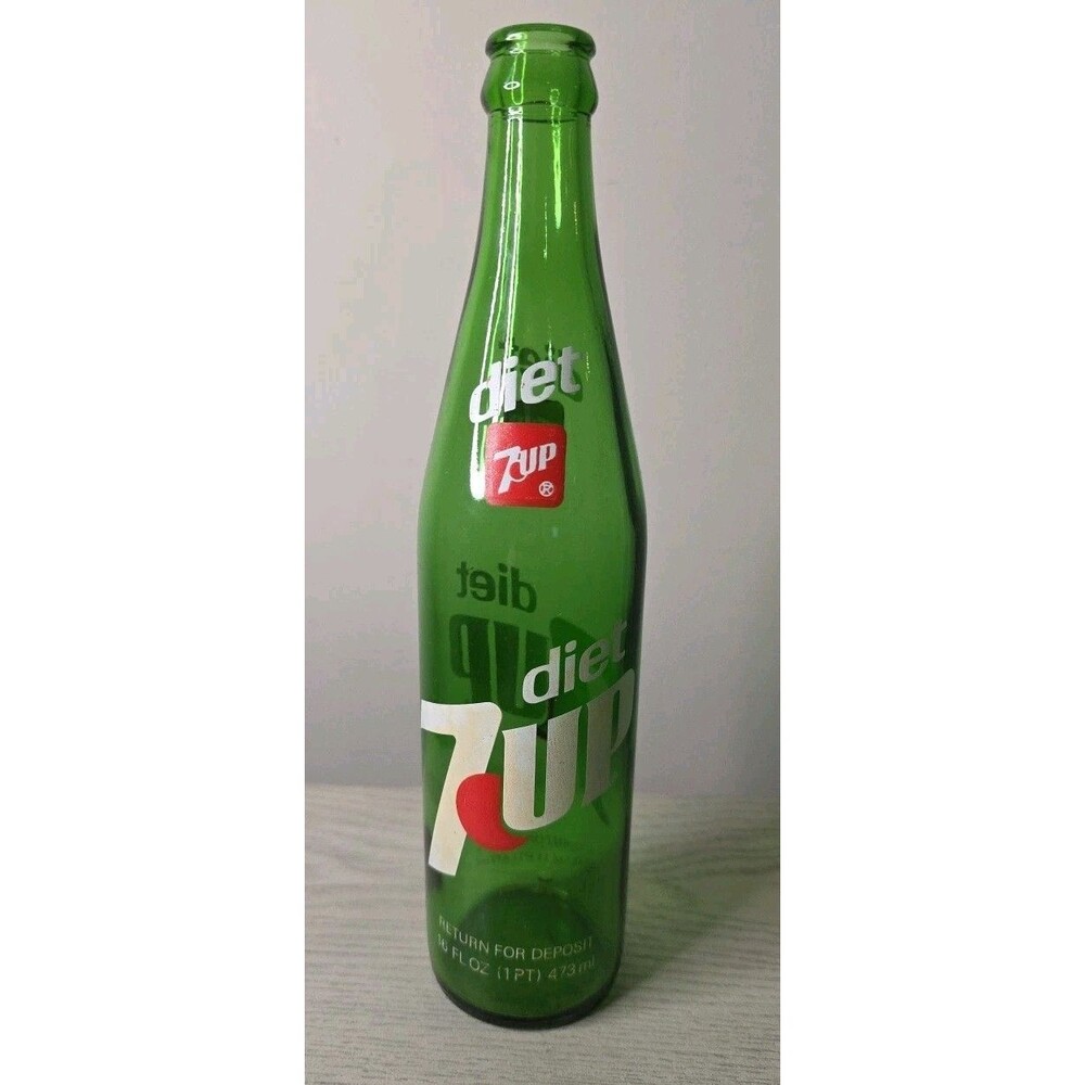 Vintage Diet 7-Up Glass Bottle - 1 Pint/16 oz - Green‎ Glass Bottle